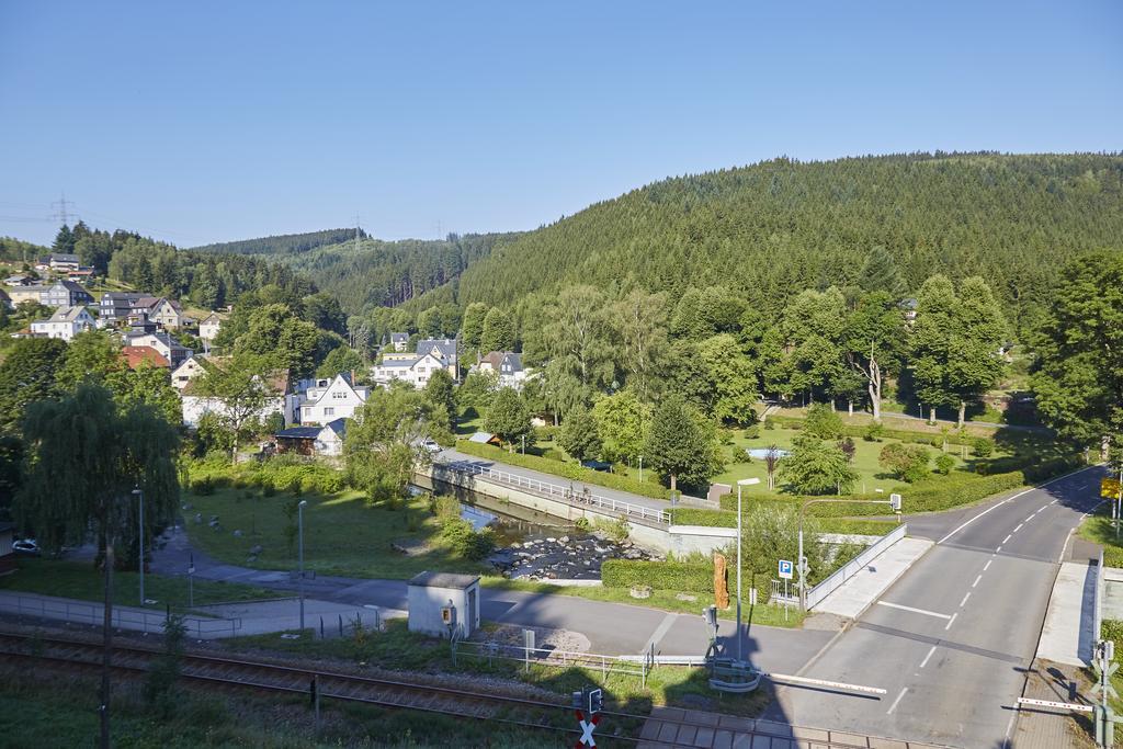 Flair-Hotel Waldfrieden Oberweißbach Exterior foto
