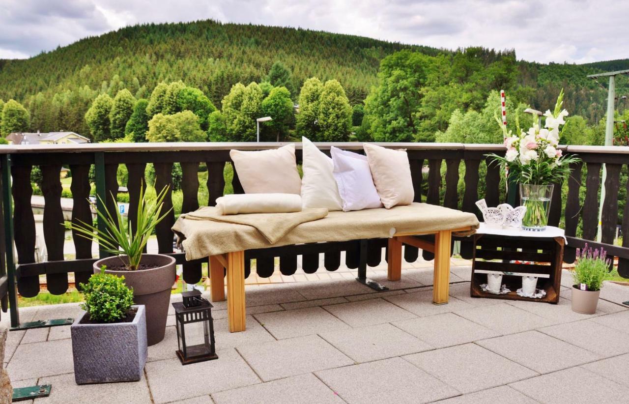 Flair-Hotel Waldfrieden Oberweißbach Exterior foto